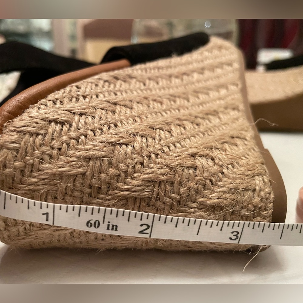 🌺🌺 2/$20.00🌺🌺George Tan coloured corded heel sueded black look upper & Buckles. - Picture 9 of 10